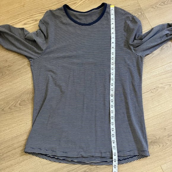 Lululemon 5 Year Basic Long Sleeve Hyper Stripe Ink Blue Vapor size XL - Picture 7 of 7